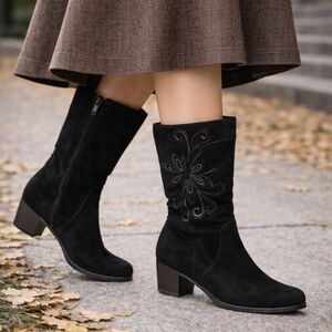 ✨ Black Suede Winter Boots w/ Embroidered Detail — EU 40W | 4 cm Heel ✨